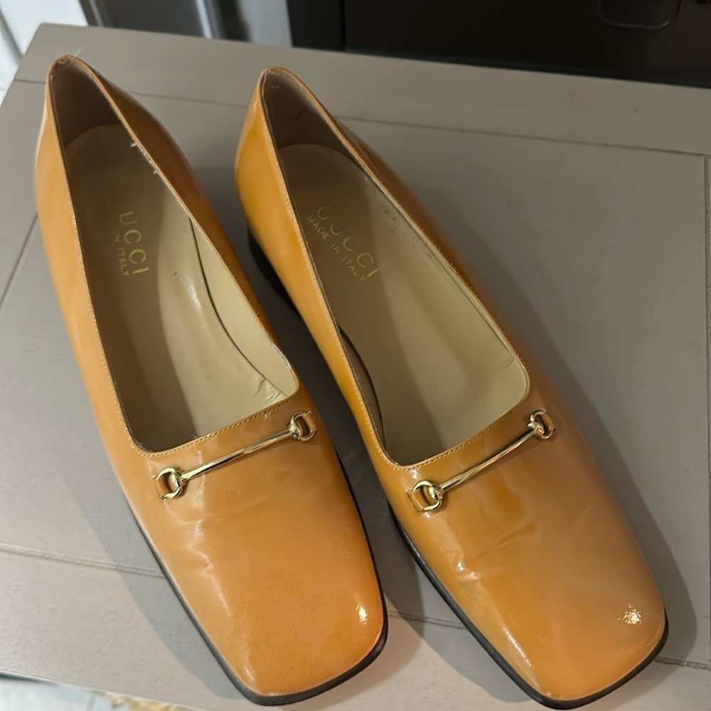 Gucci cream/ tan flats 
Size 7.5 B
